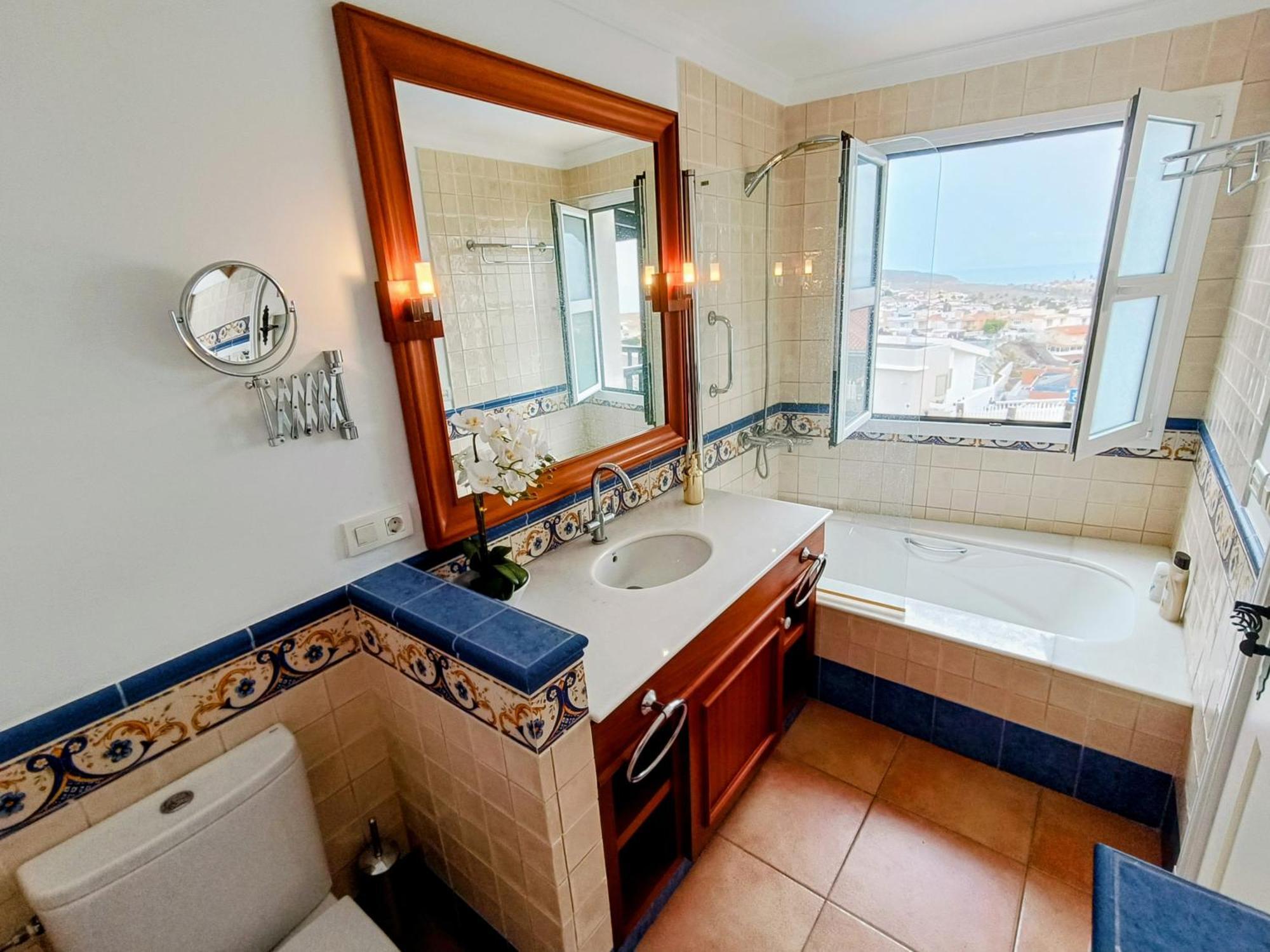 Magnificent 5-star With Sea View, Jacuzzi And Pool Mogan