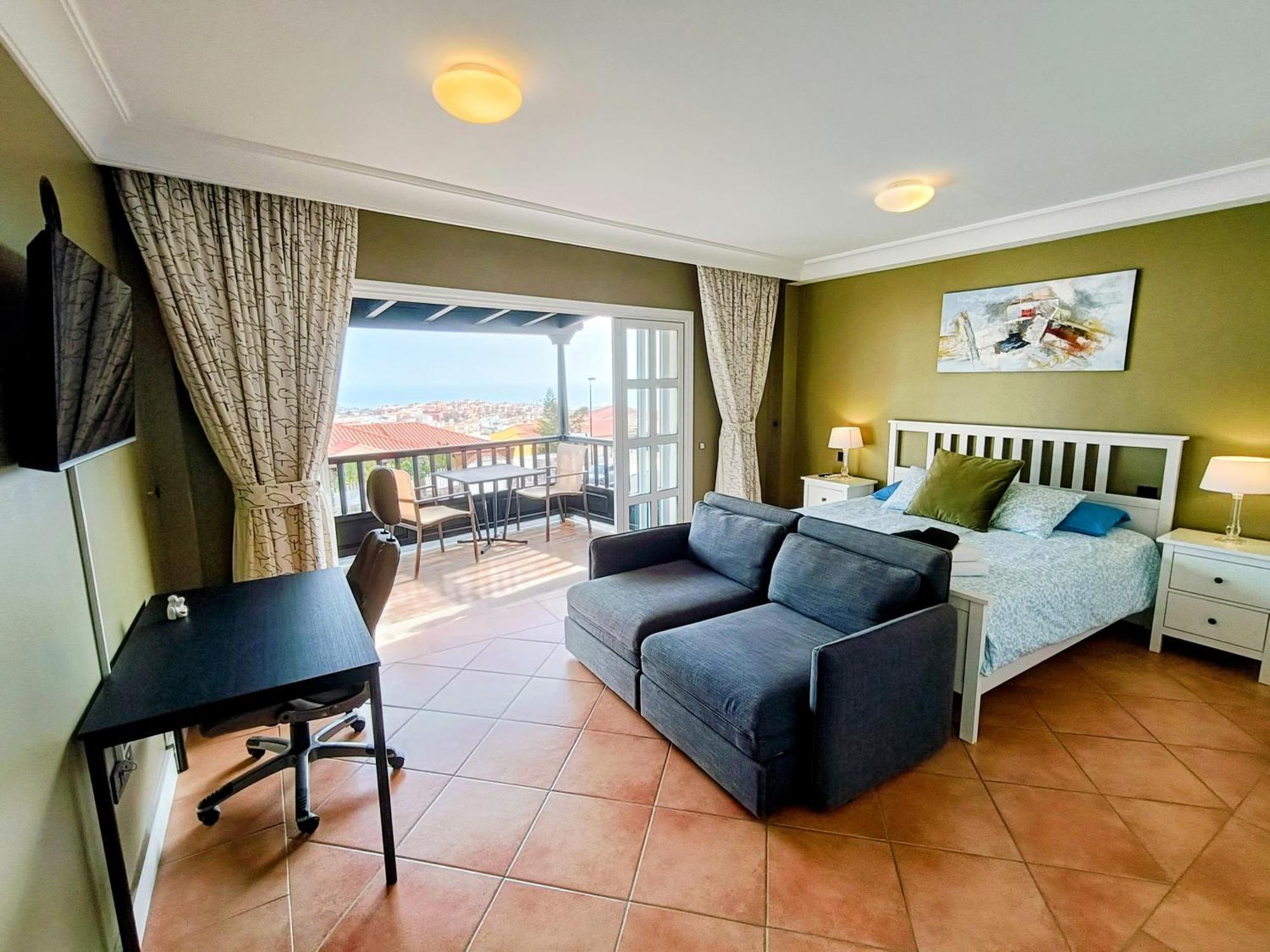 Magnificent 5-star With Sea View, Jacuzzi And Pool Apartment *