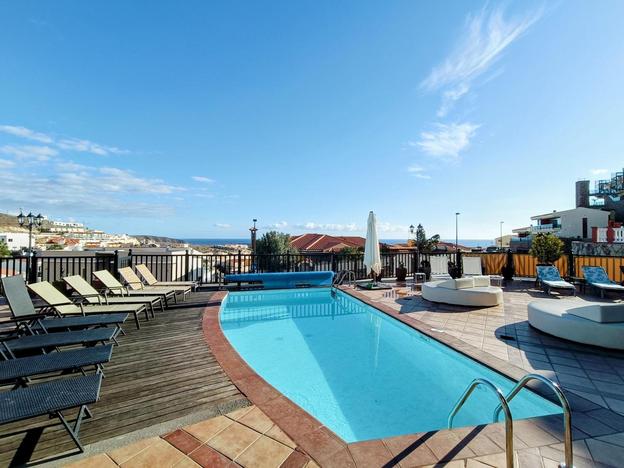 Magnificent 5-star With Sea View, Jacuzzi And Pool Appartement *