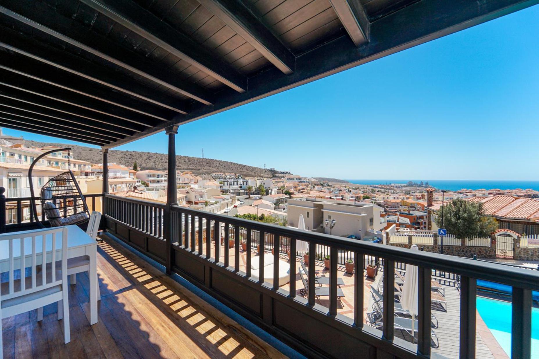 Magnificent 5-star With Sea View, Jacuzzi And Pool