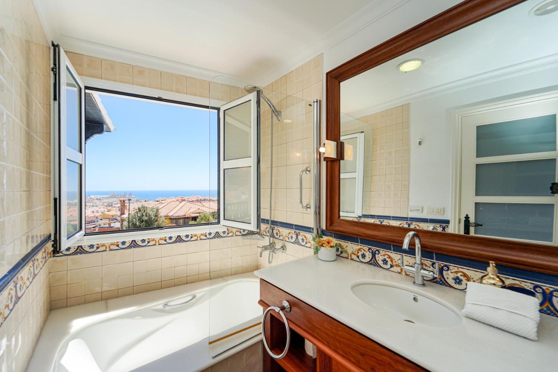 Magnificent 5-star With Sea View, Jacuzzi And Pool Apartamento *