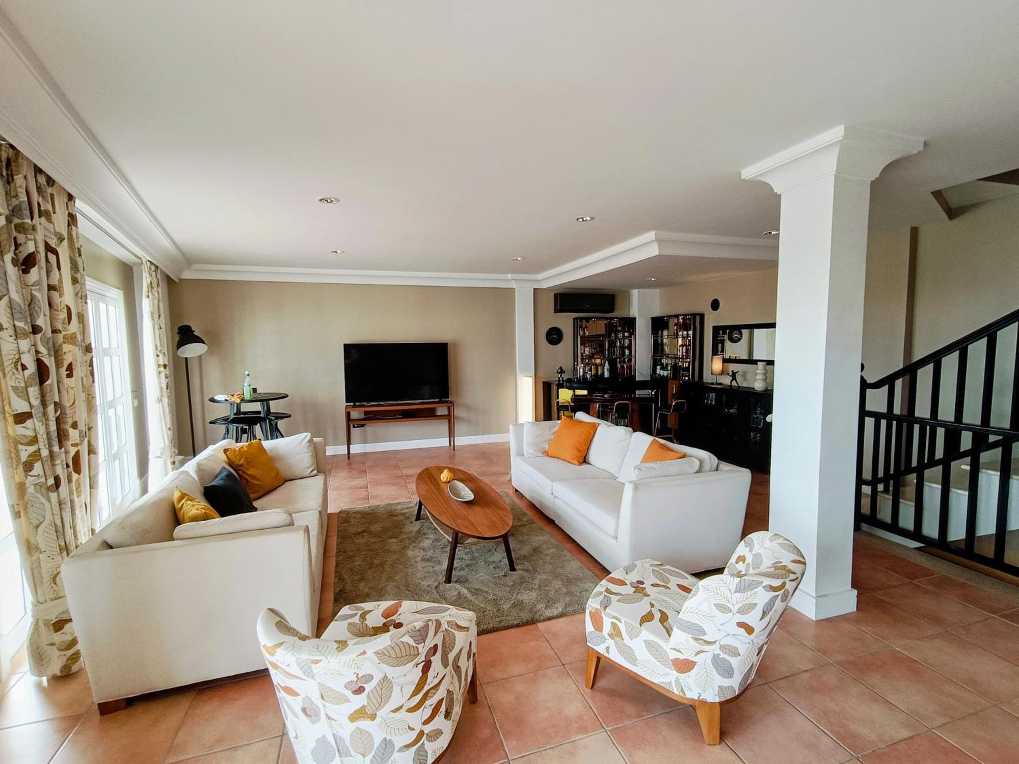 Magnificent 5-star With Sea View, Jacuzzi And Pool